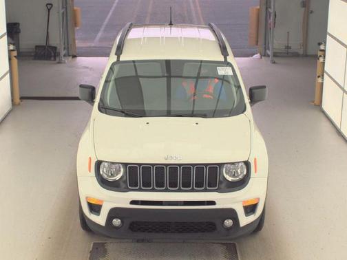 Alpine White Clearcoat 2022 Jeep Renegade Latitude
