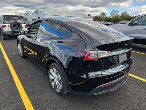 2022 Tesla Model Y Long Range Dual Motor All-Wheel Drive