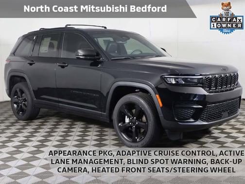 Diamond Black Crystal Pearlcoat 2023 Jeep Grand Cherokee Altitude