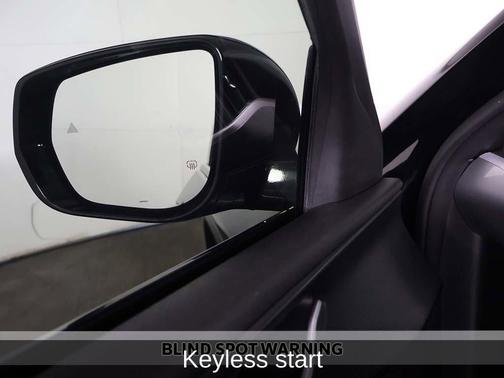 Diamond Black Crystal Pearlcoat 2023 Jeep Grand Cherokee Altitude