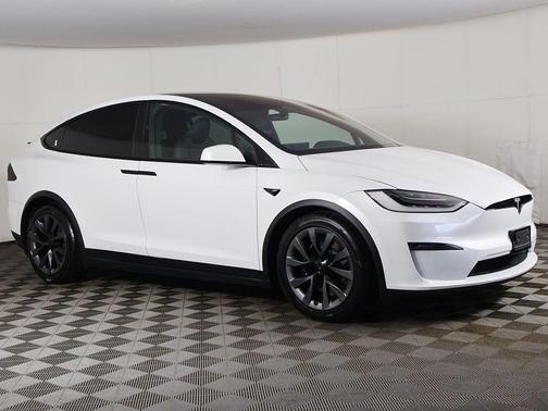 Pearl White Multi-Coat 2023 Tesla Model X Base