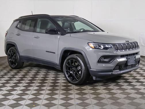 Sting-Gray Clearcoat 2023 Jeep Compass Latitude