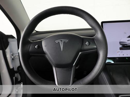 2022 Tesla Model 3 Standard Range