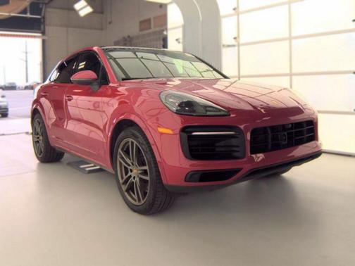 Carmine Red 2023 Porsche Cayenne Cayenne