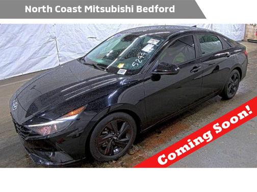 Phantom Black 2022 Hyundai ELANTRA SEL