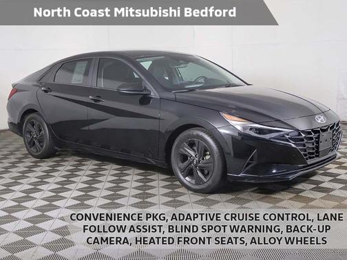 Phantom Black 2022 Hyundai ELANTRA SEL