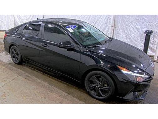 Phantom Black 2022 Hyundai ELANTRA SEL