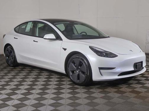 Pearl White Multi-Coat 2023 Tesla Model 3 Long Range