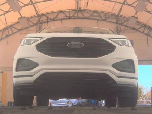 Oxford White 2024 Ford Edge SE