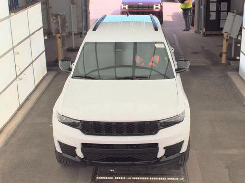 Bright White Clearcoat 2024 Jeep Grand Cherokee L Altitude