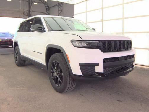 Bright White Clearcoat 2024 Jeep Grand Cherokee L Altitude