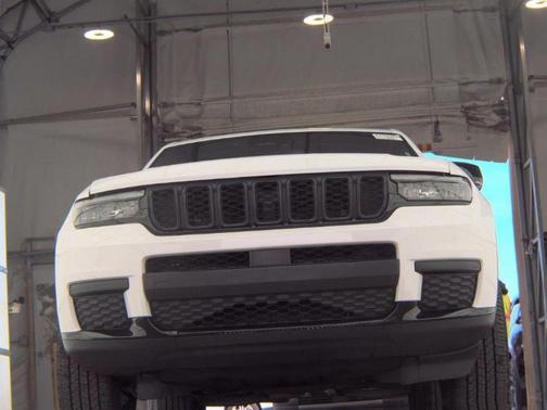 Bright White Clearcoat 2024 Jeep Grand Cherokee L Altitude
