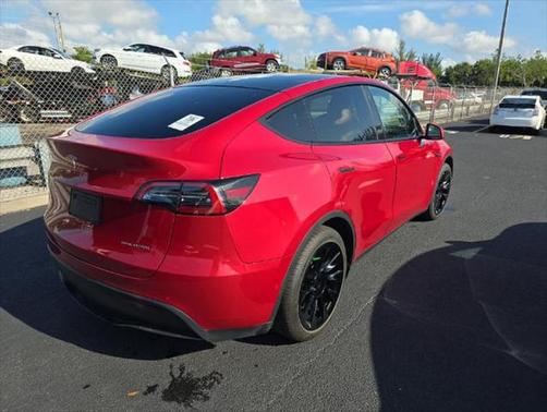 2022 Tesla Model Y Long Range Dual Motor All-Wheel Drive