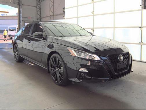 2022 Nissan Altima SR FWD