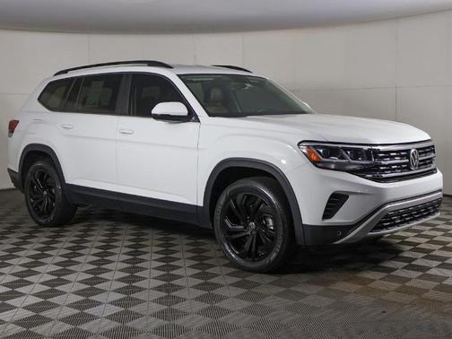 2022 Volkswagen Atlas 3.6L SE w/Technology