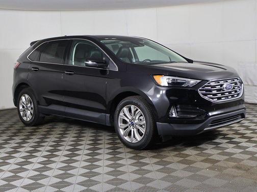 Black Metallic 2022 Ford Edge Titanium