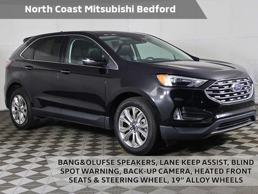 Black Metallic 2022 Ford Edge Titanium