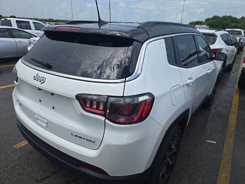 Bright White Clearcoat 2025 Jeep Compass Limited