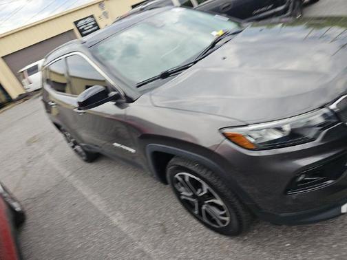 Granite Crystal Metallic Clearcoat 2022 Jeep Compass Limited