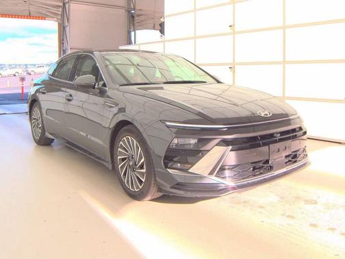 2024 Hyundai SONATA Hybrid Limited