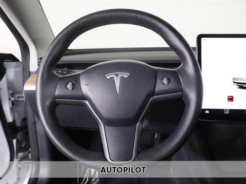 Pearl White Multi-Coat 2023 Tesla Model 3 Standard Range