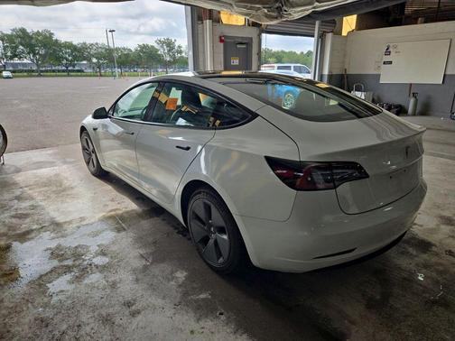 Pearl White Multi-Coat 2023 Tesla Model 3 Standard Range