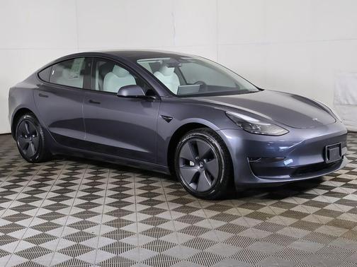 Midnight Silver Metallic 2023 Tesla Model 3 Standard Range