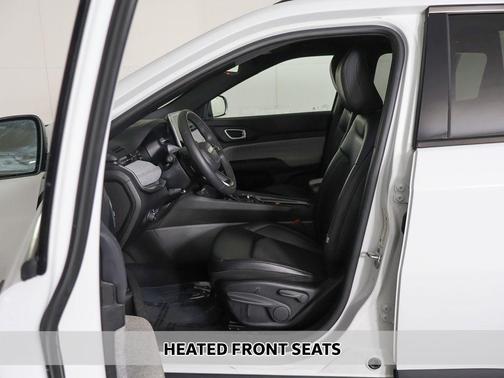Bright White Clearcoat 2025 Jeep Compass Latitude