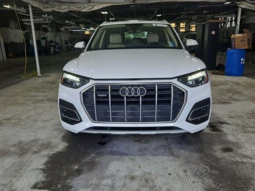 Ibis White 2021 Audi Q5 45 Premium