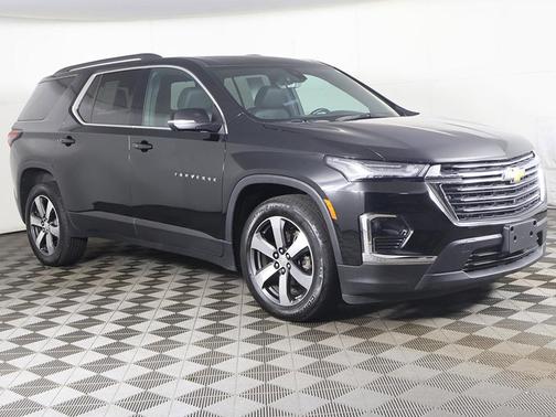 Mosaic Black Metallic 2023 Chevrolet Traverse LT Leather