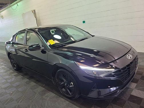 Phantom Black 2023 Hyundai ELANTRA SEL