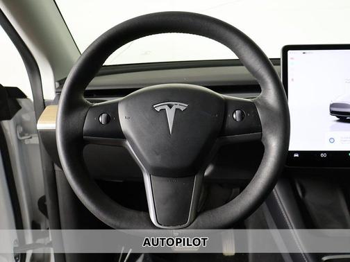 Pearl White Multi-Coat 2022 Tesla Model Y Long Range Dual Motor All-Wheel Drive