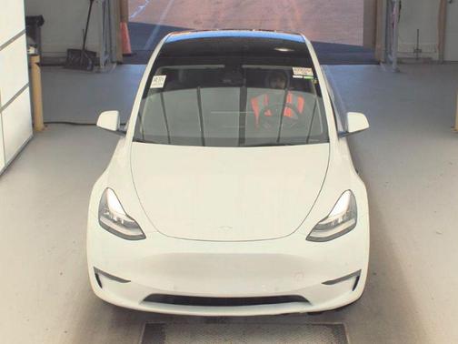 White 2022 Tesla Model Y Long Range