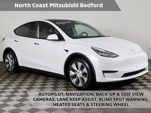 Pearl White Multi-Coat 2022 Tesla Model Y Long Range Dual Motor All-Wheel Drive