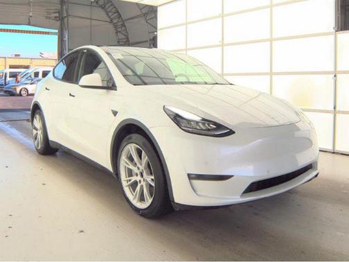 White 2022 Tesla Model Y Long Range