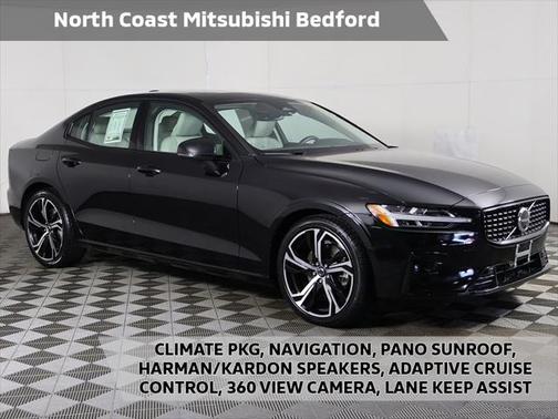 2024 Volvo S60 B5 Plus Dark Theme
