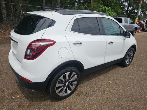 Summit White 2022 Buick Encore Preferred