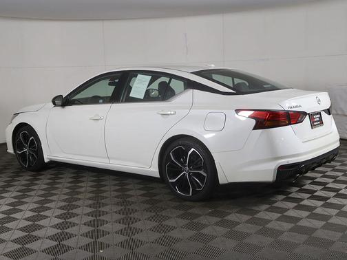 Pearl White Tricoat 2024 Nissan Altima SR FWD