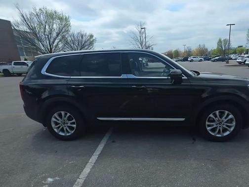 2022 Kia Telluride LX
