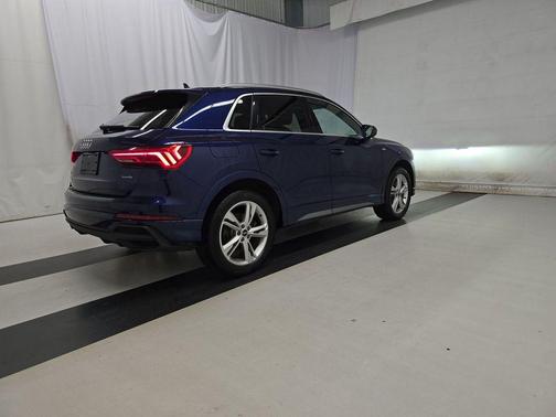 Navarra Blue Metallic 2023 Audi Q3 45 S line Premium Plus