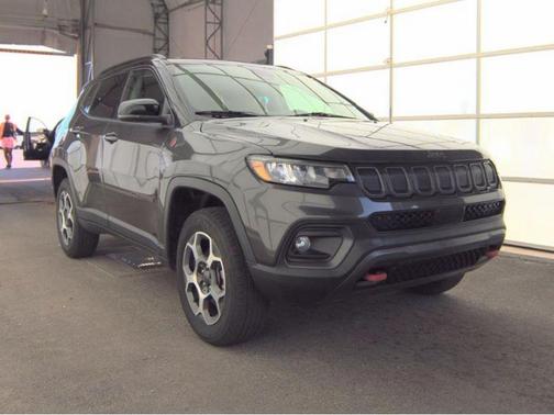 Granite Crystal Metallic Clearcoat 2022 Jeep Compass Trailhawk