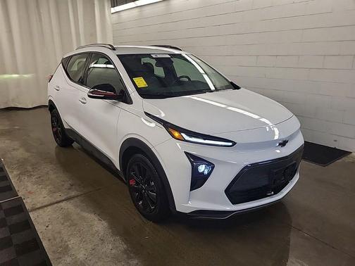 Summit White 2023 Chevrolet Bolt EUV FWD LT
