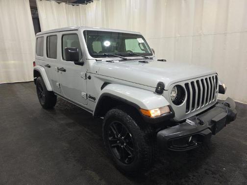 Silver Zynith 2023 Jeep Wrangler 4-Door Sahara Altitude