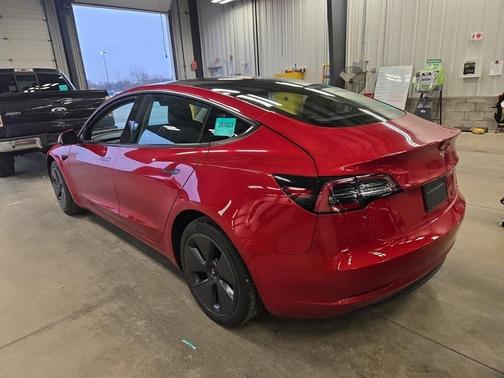2022 Tesla Model 3 Standard Range