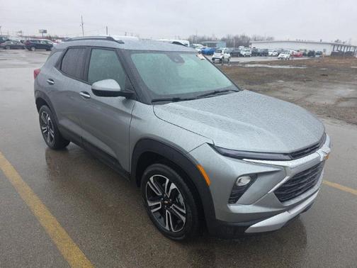 Sterling Grey Metallic 2024 Chevrolet Trailblazer LT