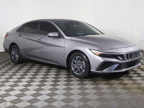 Fluid Metal 2024 Hyundai ELANTRA SEL