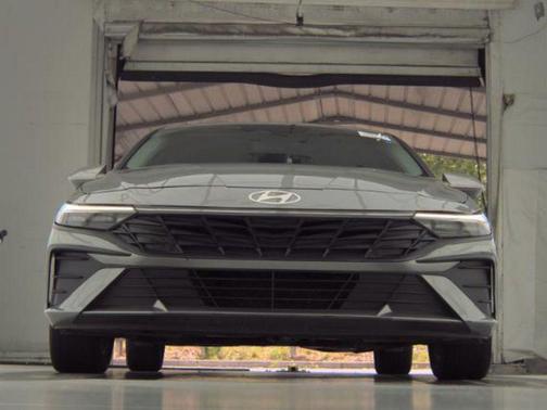 Fluid Metal 2024 Hyundai ELANTRA SEL