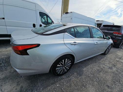 Brilliant Silver Metallic 2025 Nissan Altima 2.5 SV