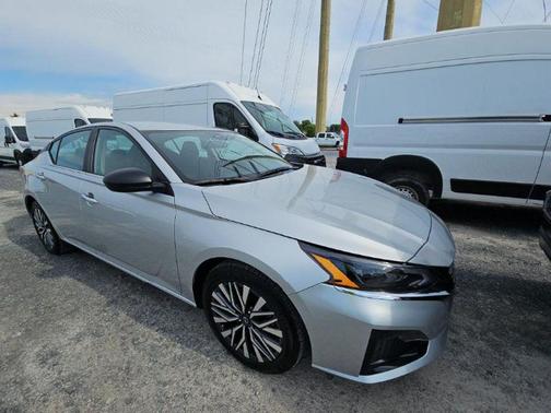 Brilliant Silver Metallic 2025 Nissan Altima 2.5 SV