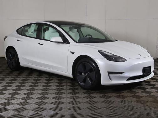 Pearl White Multi-Coat 2022 Tesla Model 3 Long Range
